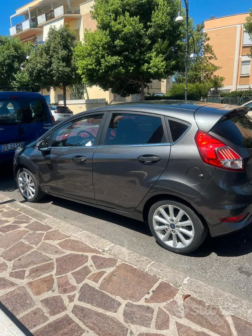Ford Fiesta 2015 photo 4