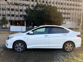 Honda Grace 2017 photo 5