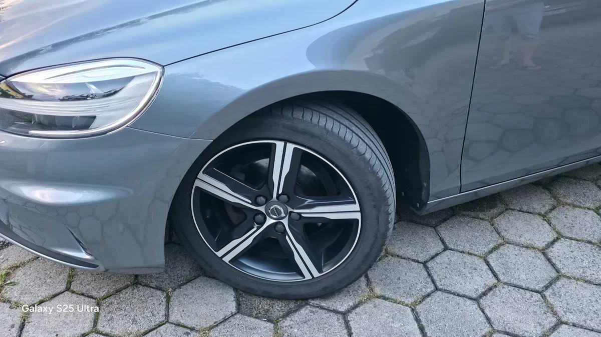 Volvo V40 2016 photo 2