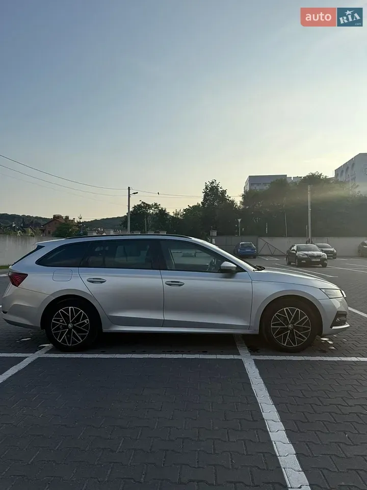 Skoda Octavia 2023 photo 4
