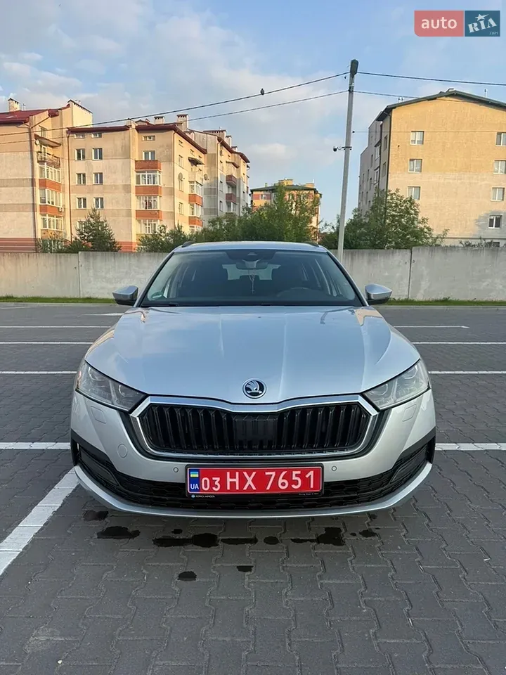 Skoda Octavia 2023 photo 2