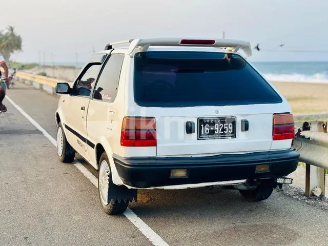 Nissan March 1982 photo 3