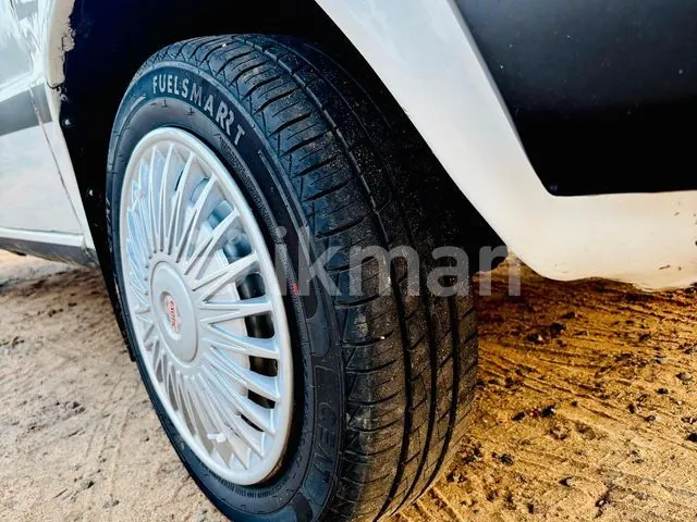 Nissan March 1982 photo 5