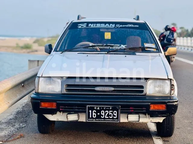 Nissan March 1982 photo 2