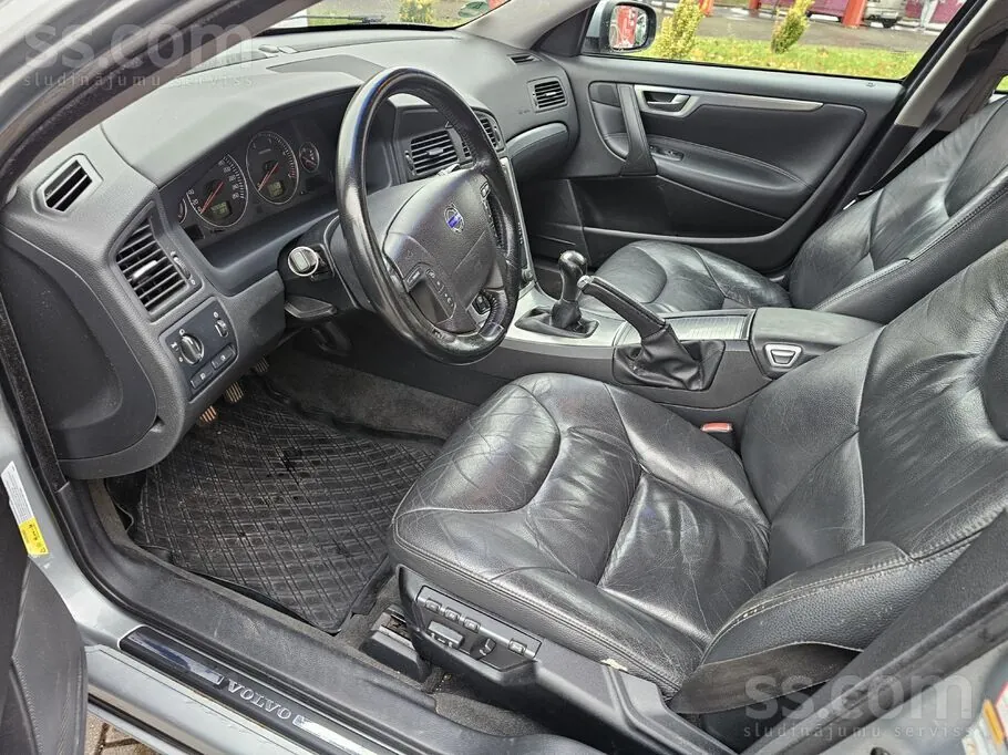 Volvo V70 2006 photo 2