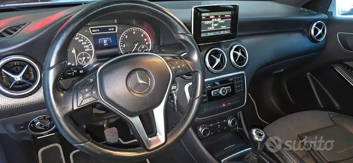 Mercedes-Benz A 2015 photo 5