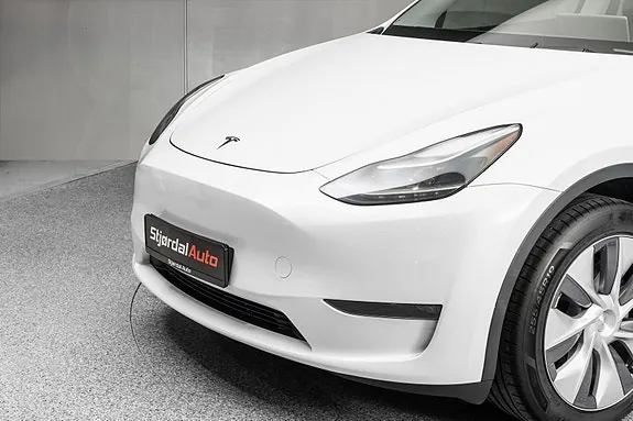 Tesla Model Y 2023 photo 3