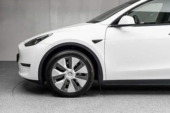 Tesla Model Y 2023 photo 5
