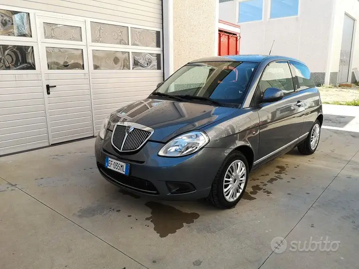 Lancia Ypsilon