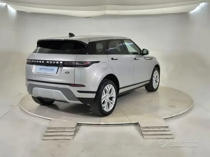 Land Rover Range Rover Evoque 2022 photo 2