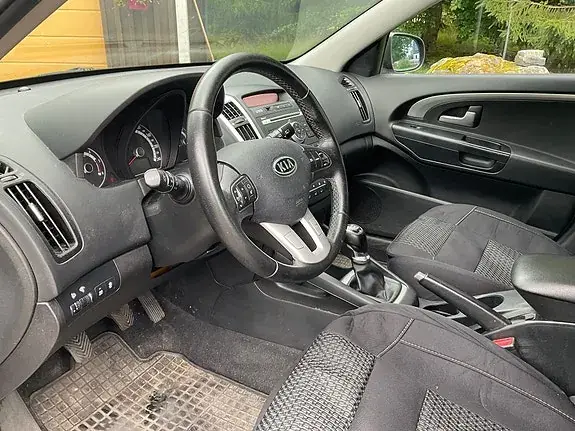 Kia Ceed 2010 photo 4