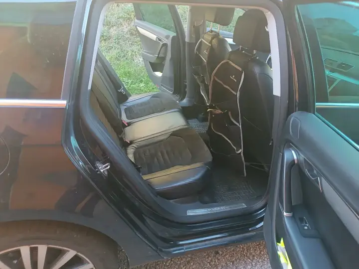 Volkswagen Passat 2011 photo 3