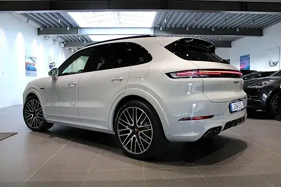Porsche Cayenne 2026 photo 2