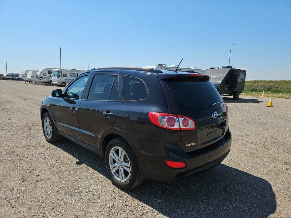 Hyundai Santa Fe 2011 photo 3