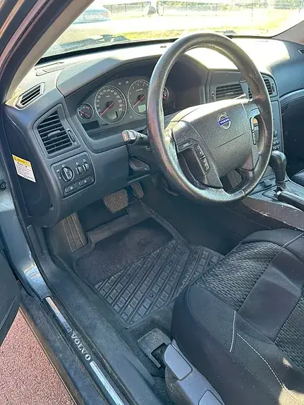 Volvo V70 2004 photo 2