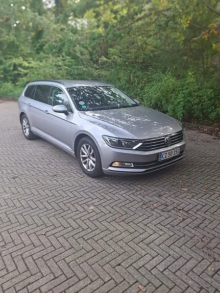 Volkswagen Passat 2018 photo 2