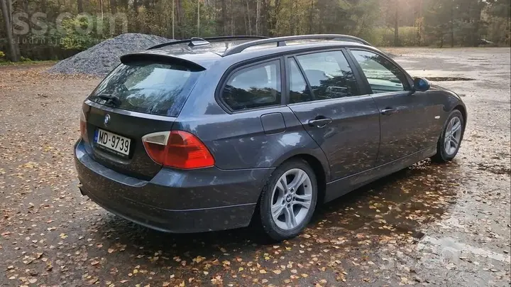 BMW 320D 2007 photo 2