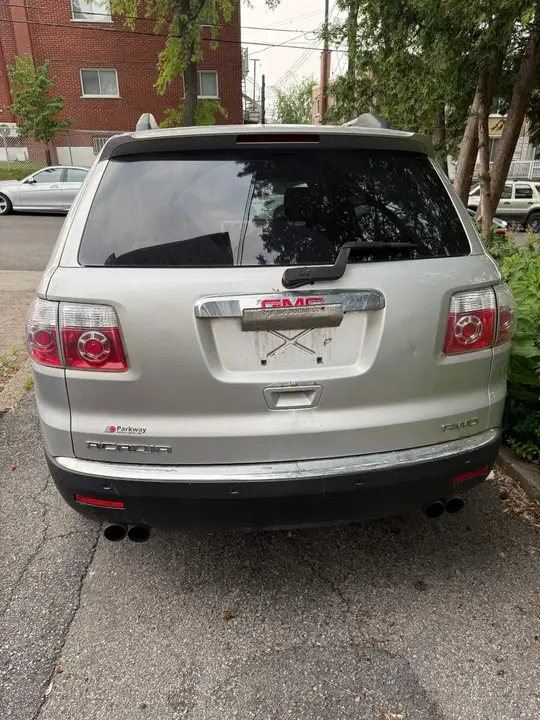 GMC Acadia 2010 photo 3