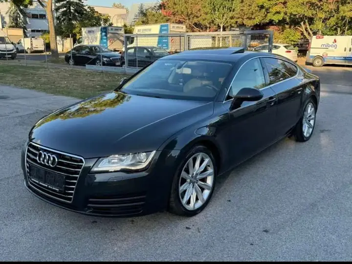 Audi A7 2012 photo 2
