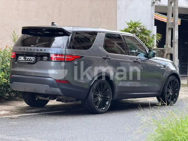 Land Rover Discovery 5