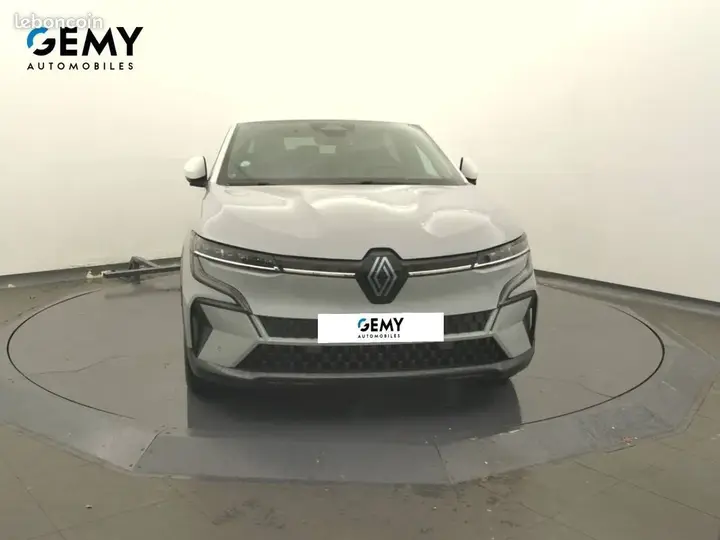 Renault Megane 2023 photo 2