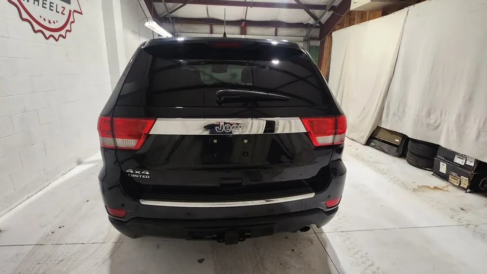 Jeep Grand Cherokee 2011 photo 3