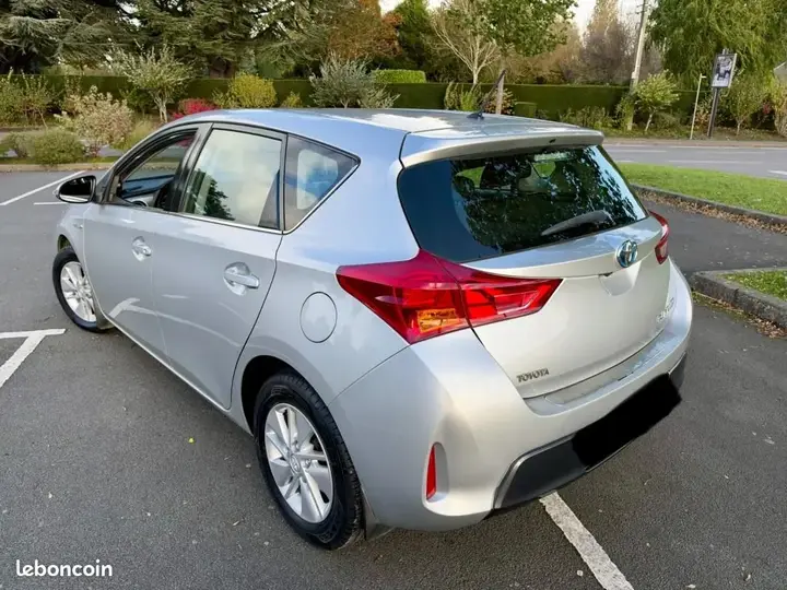 Toyota Auris 2014 photo 4
