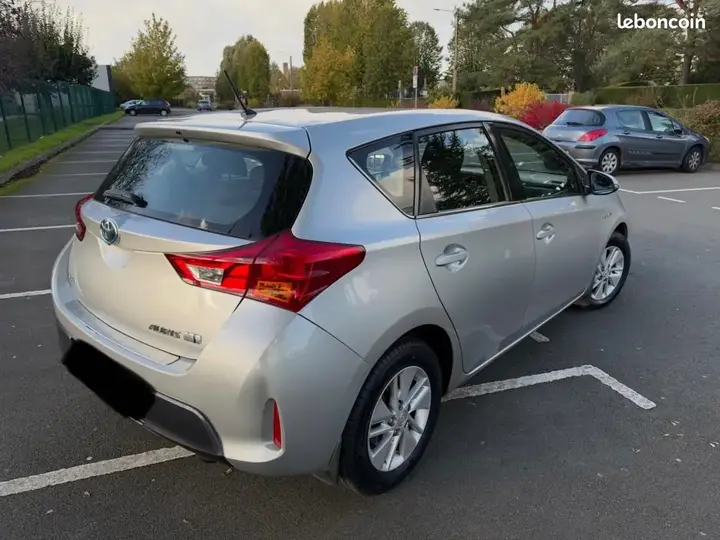 Toyota Auris 2014 photo 3