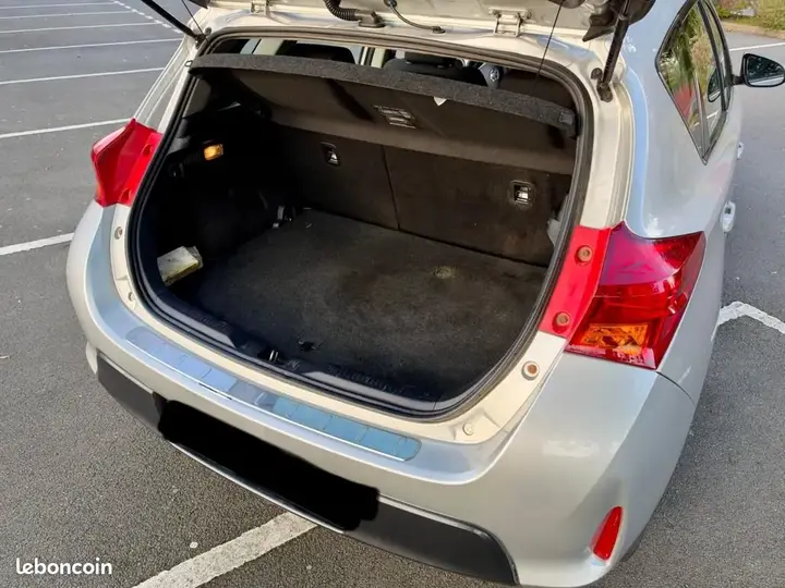 Toyota Auris 2014 photo 5