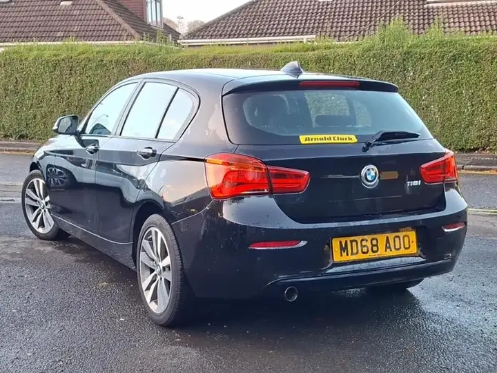 BMW 1 Series 2018 photo 2