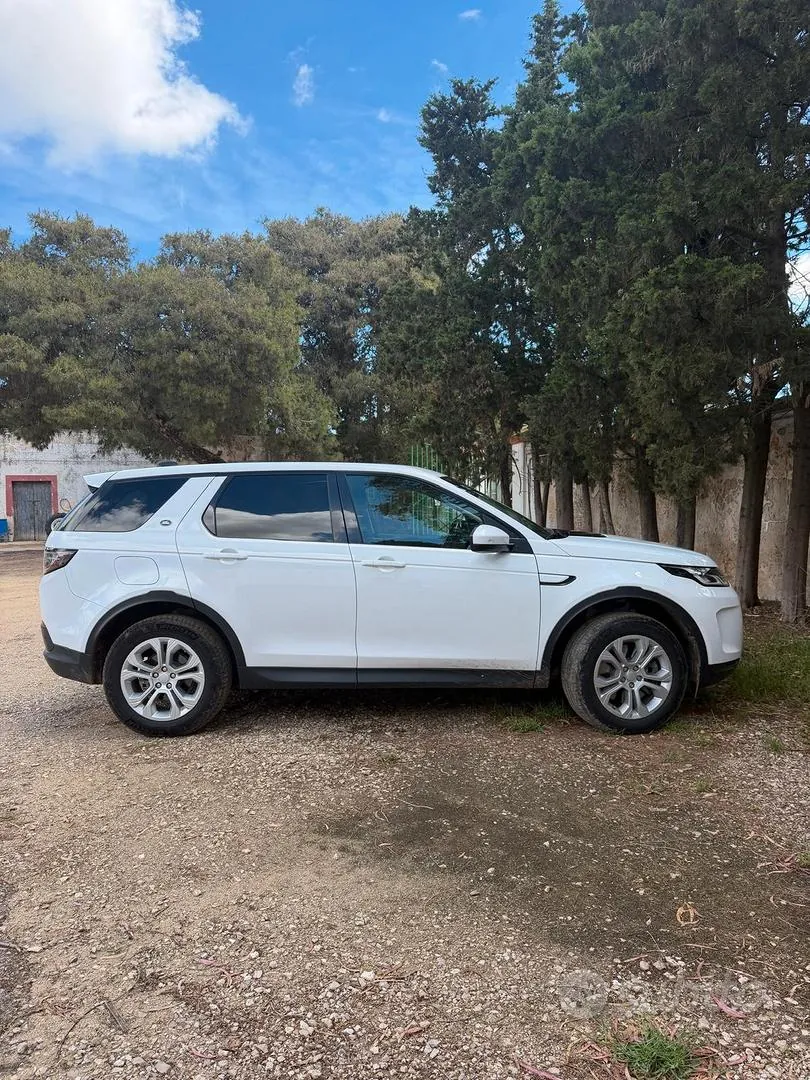 Land Rover Discovery Sport 2020 photo 2