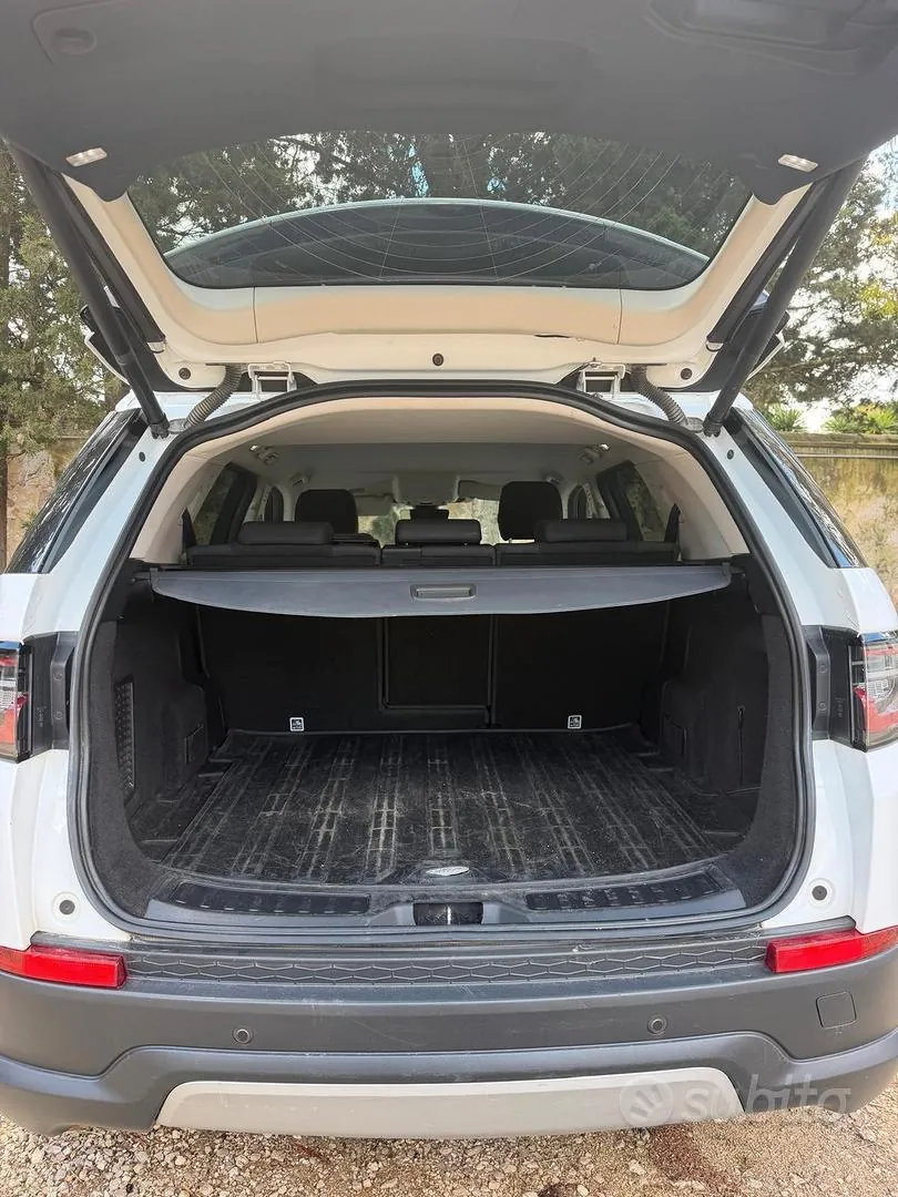 Land Rover Discovery Sport 2020 photo 4