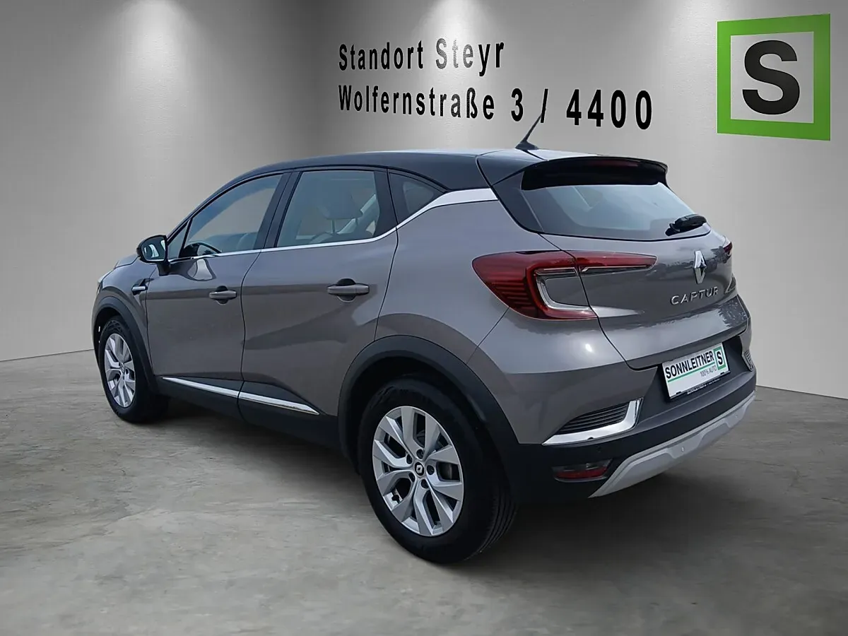 Renault Captur 2022 photo 2