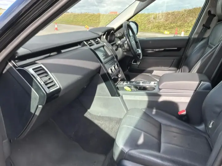 Land Rover Discovery 2020 photo 4
