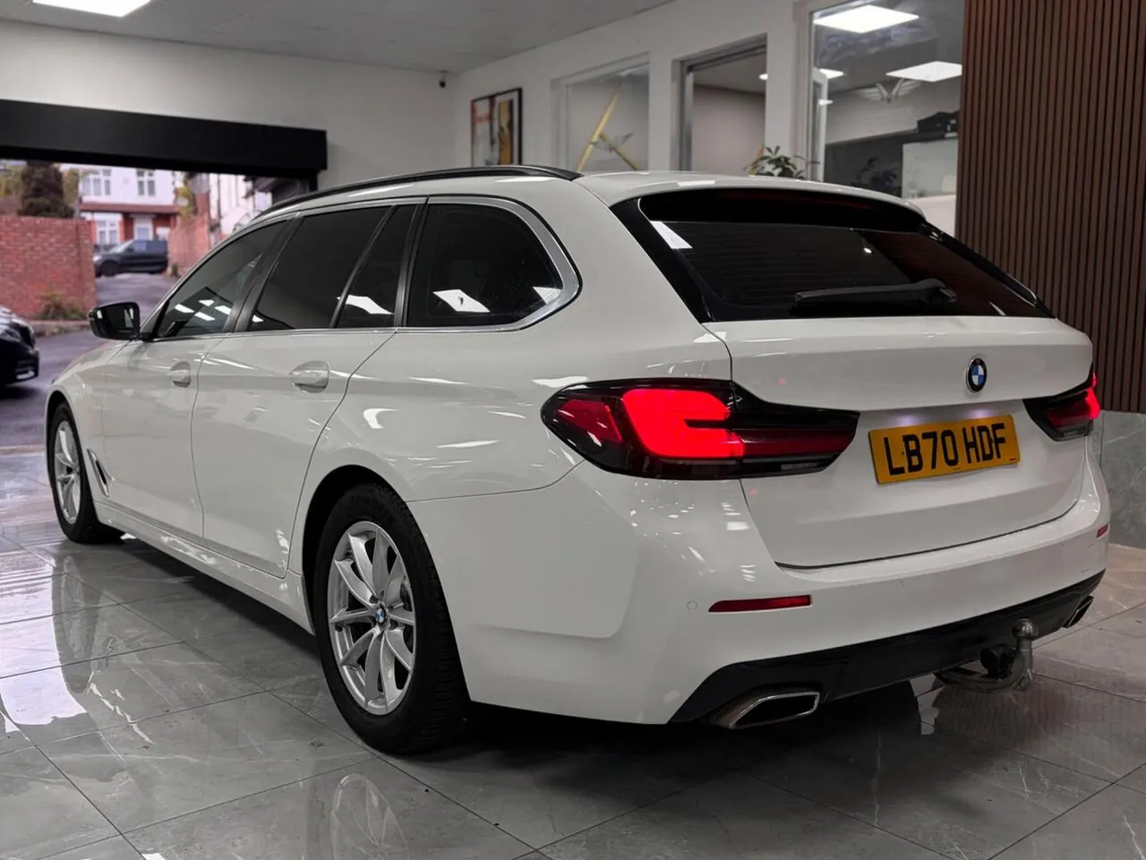 BMW 5 Series 2021 photo 2