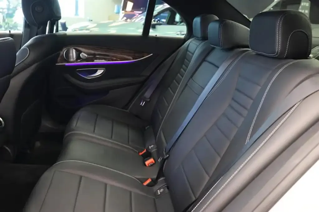 Mercedes-Benz E-Class 2019 photo 4