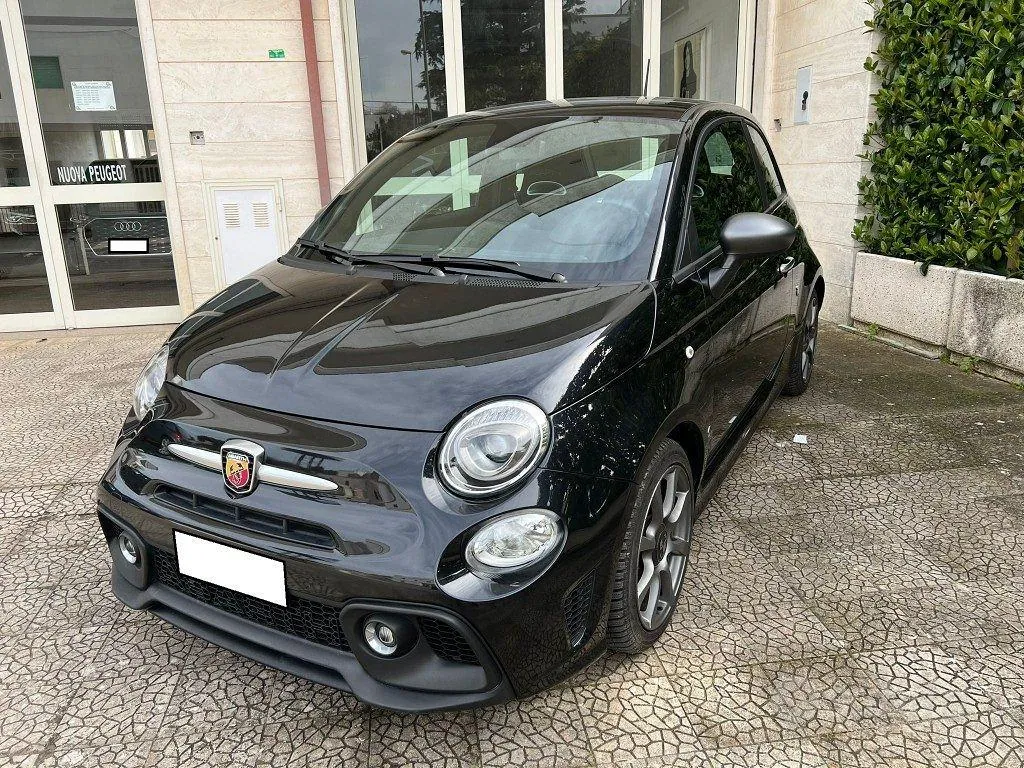 Abarth 595 2022 photo 2