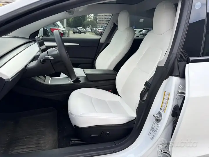 Tesla Model Y 2023 photo 5