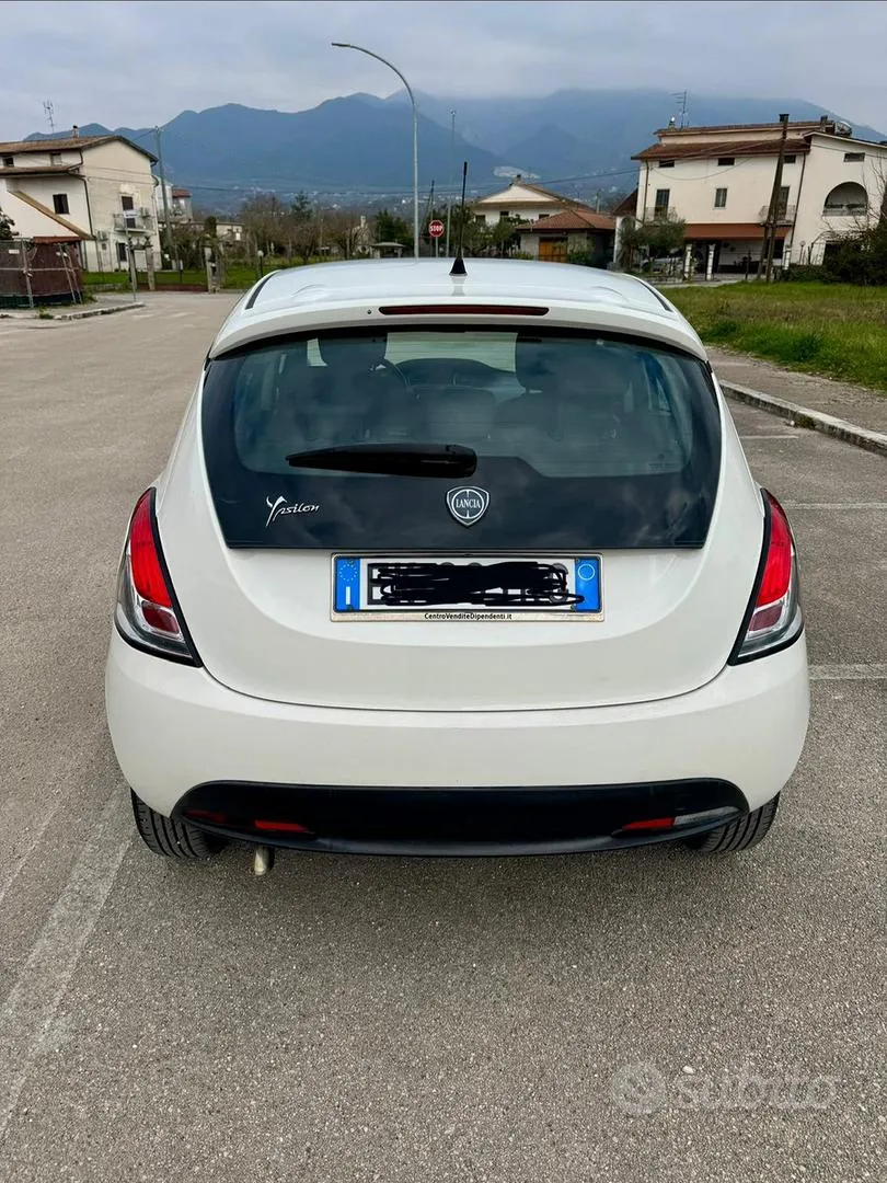 Lancia Ypsilon 2012 photo 3