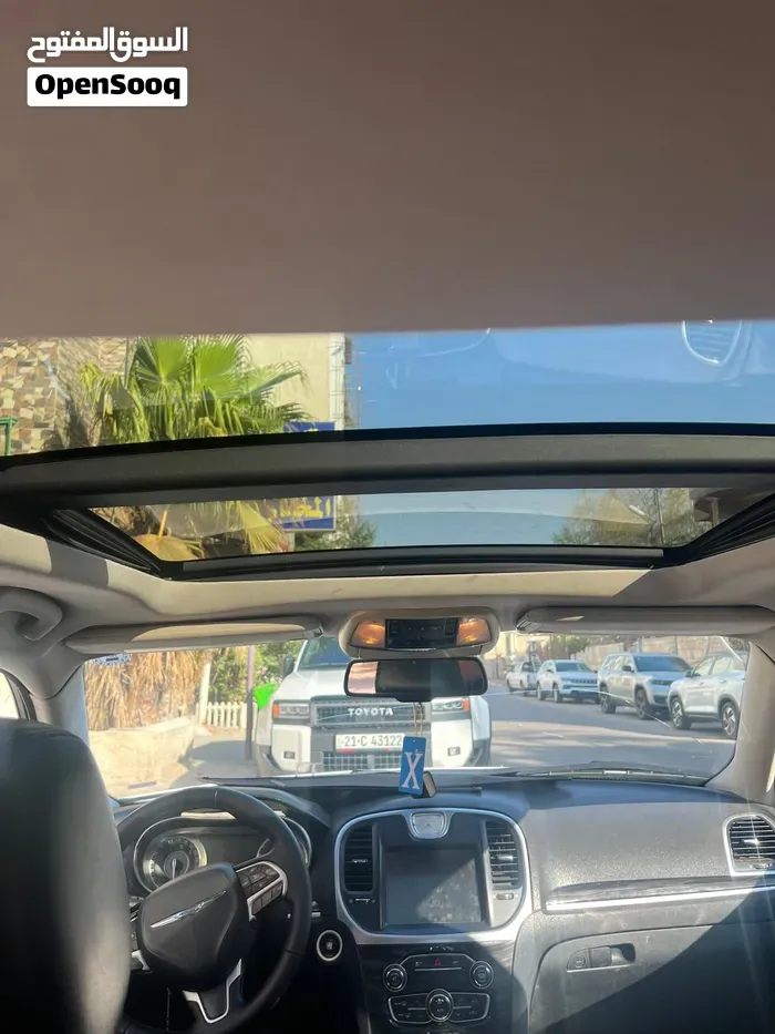 Chrysler 300 2015 photo 2