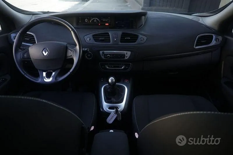 Renault Scenic 2015 photo 2