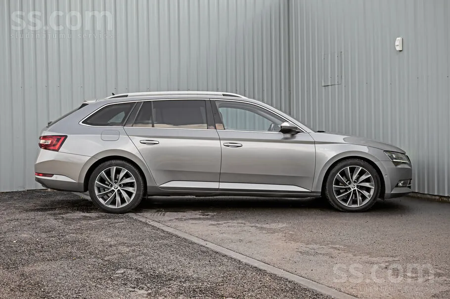 Skoda Superb 2016 photo 5