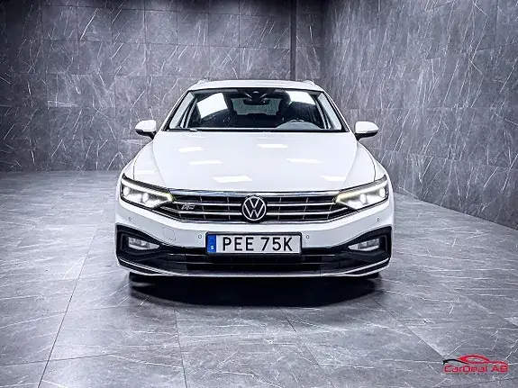 Volkswagen Passat 2022 photo 2