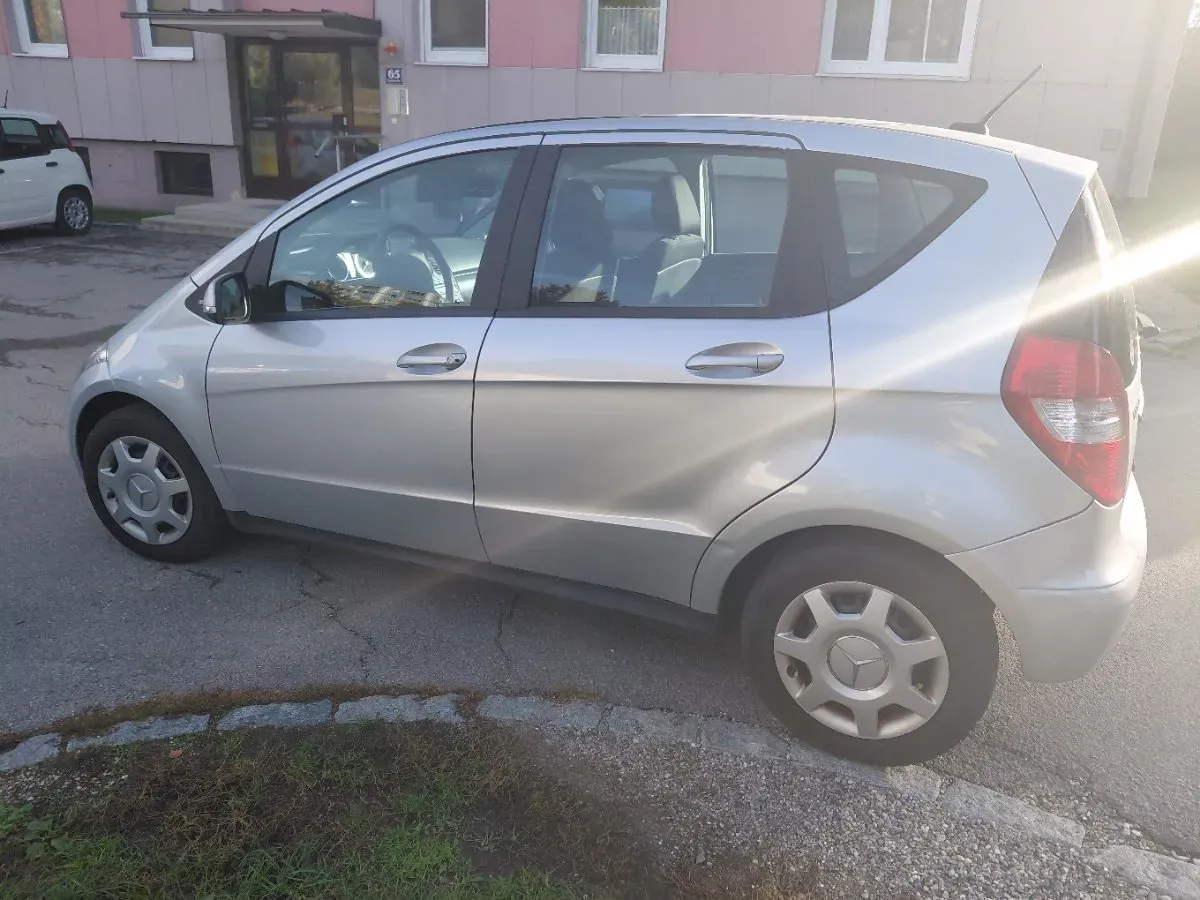 Mercedes-Benz A-Class 2010 photo 3