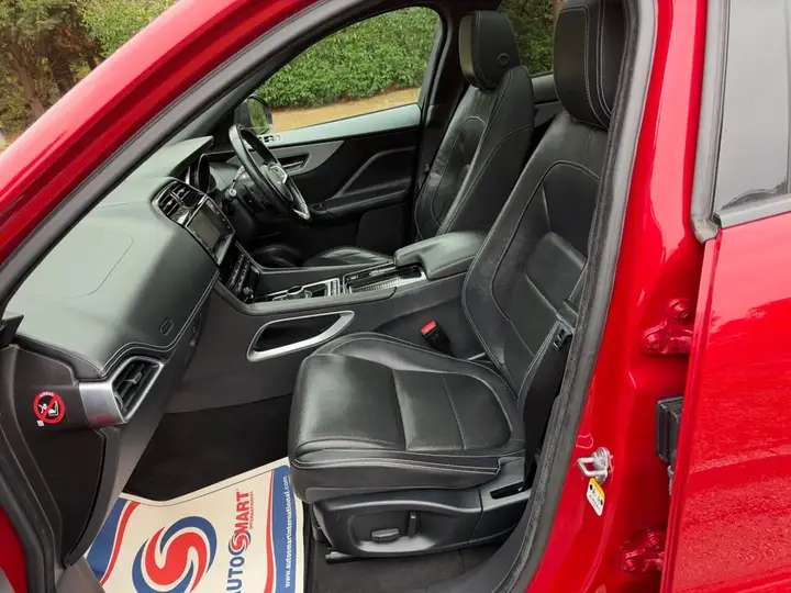 Jaguar F-Pace 2017 photo 4
