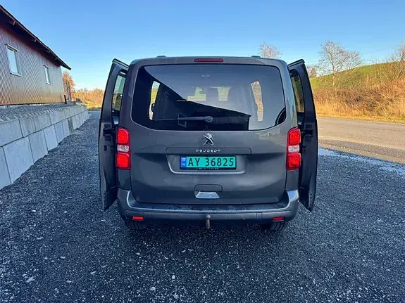 Peugeot Traveller 2018 photo 4