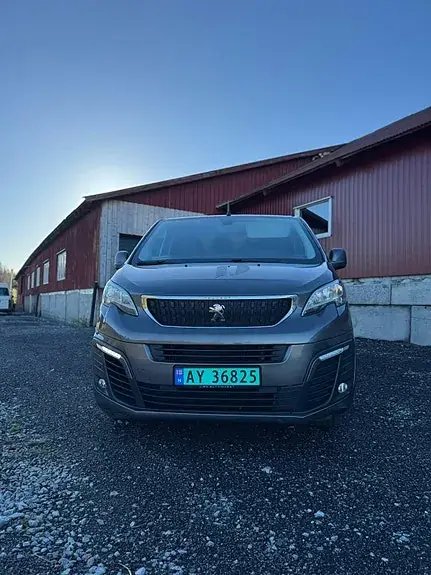 Peugeot Traveller 2018 photo 2