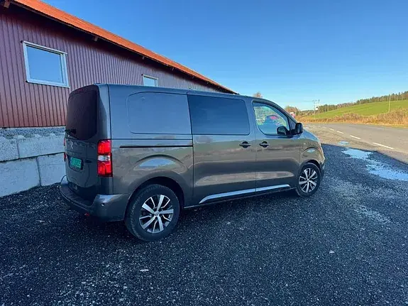Peugeot Traveller 2018 photo 3