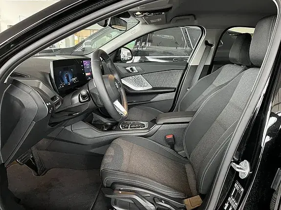 BMW 120 2026 photo 5