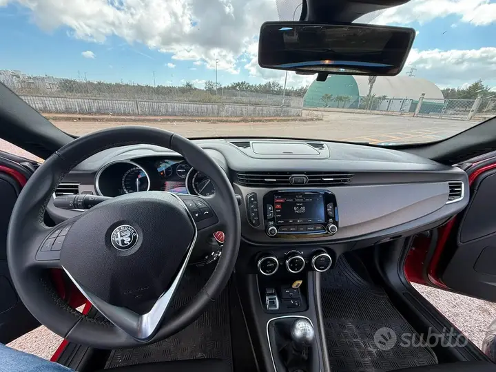 Alfa Romeo Giulietta 2015 photo 5